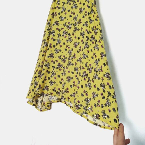 Ultra Flirt | Floral Crepe Sunny Yellow Tank Top - Picture 4 of 7